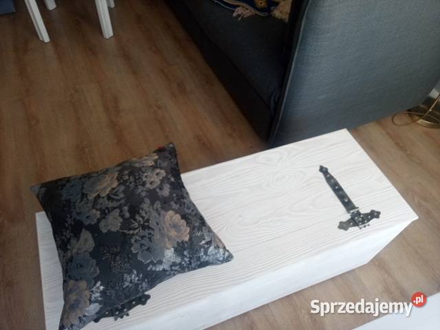 Skrzynia rustykalna z przegrodami siedziskokufer Radków