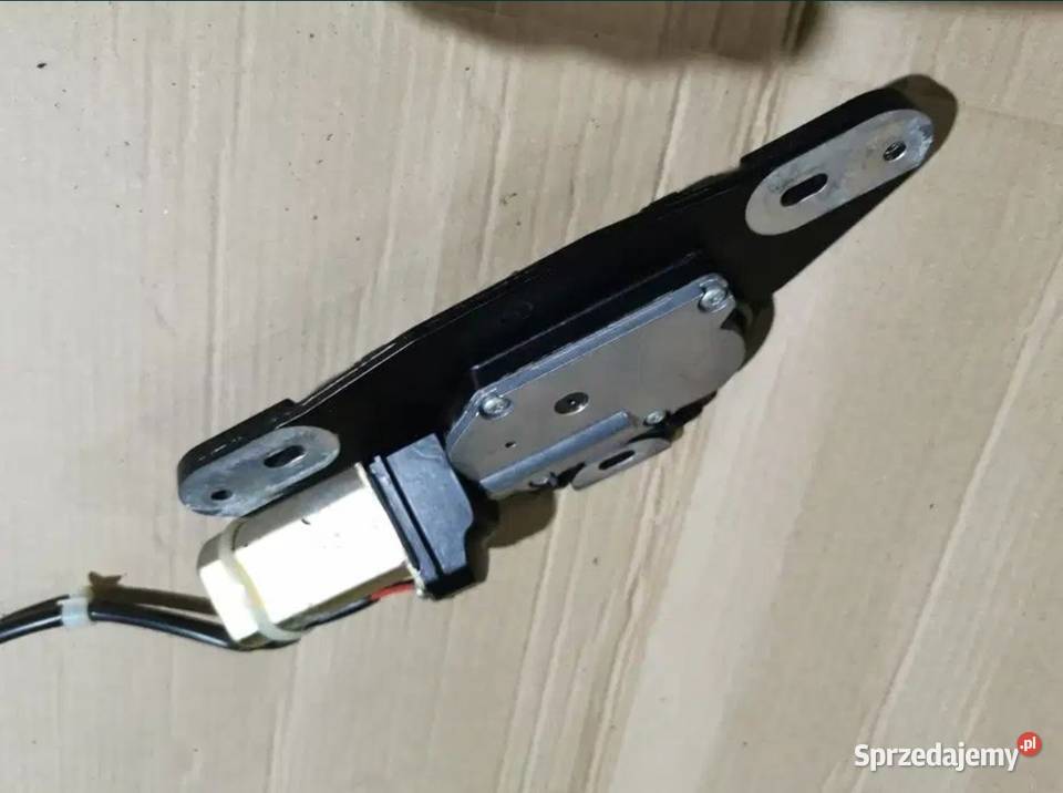 Zamek klapy bagażnika BMW E39 kombi Pozostałe