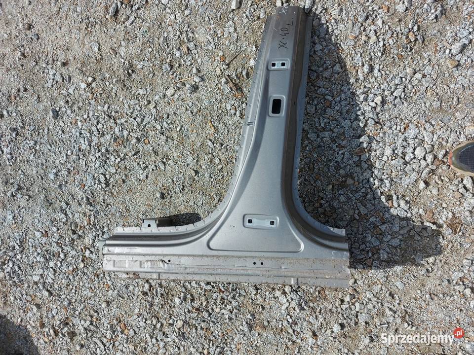 VOLVO XC40 Słupek próg lewy sprzedam
