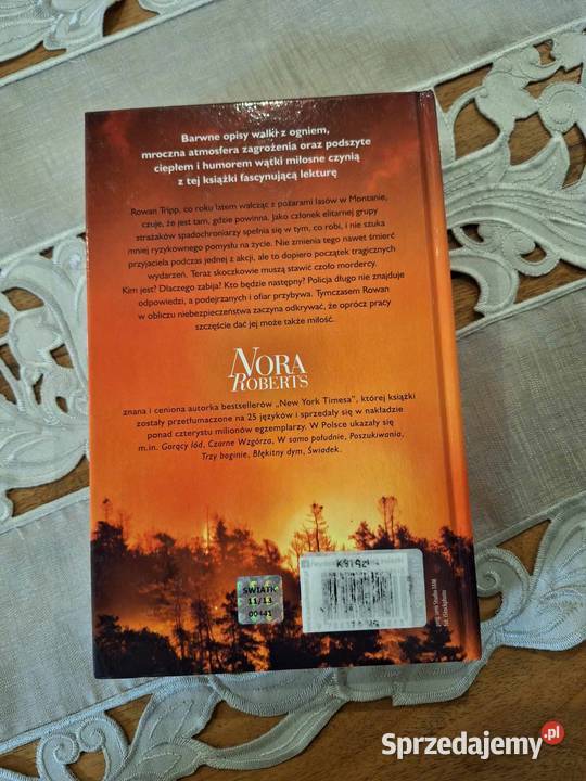 Lasy w płomieniach Nora Roberts twarda Wiśniowa
