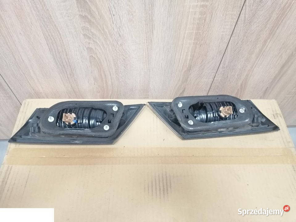 Honda Civic VIII ufo lampa w klapę tył prawa Kozubszczyzna