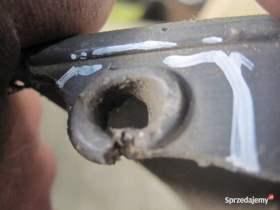 VOLKSWAGEN CADDY III 08r zderzak przód Kielce