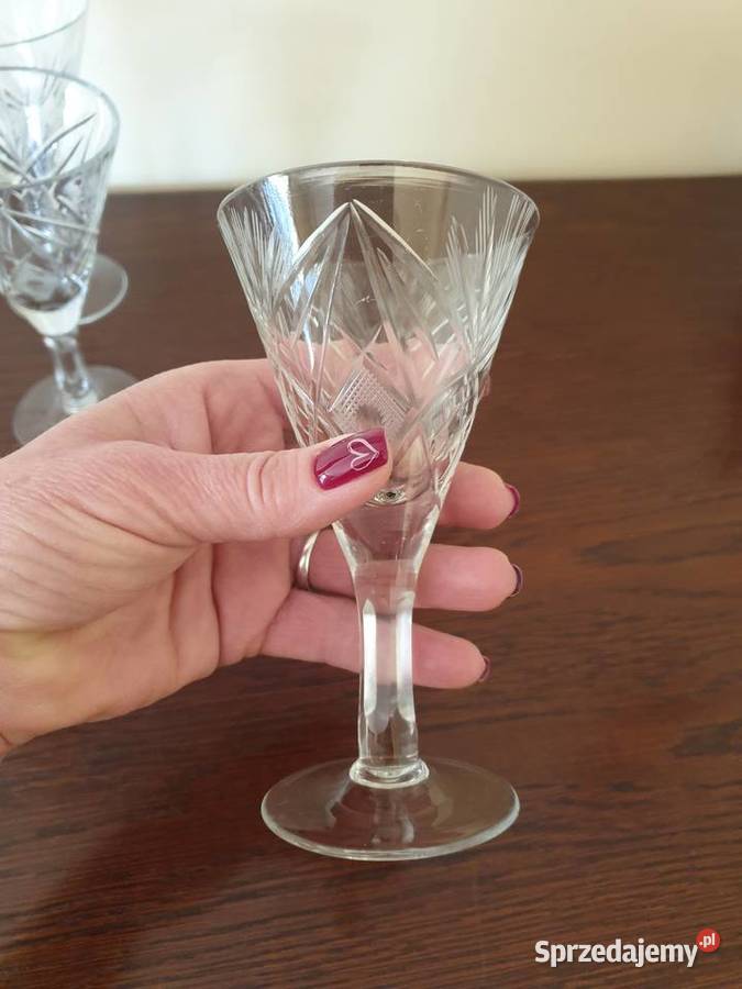 Kieliszki kryształowe 6 do szampana PRL sprzedam