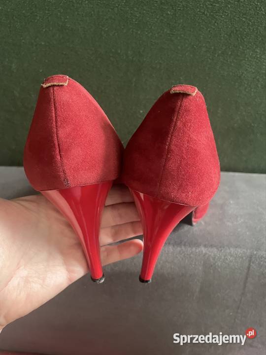 Czerwone szpilki zamszowe Kłodawa