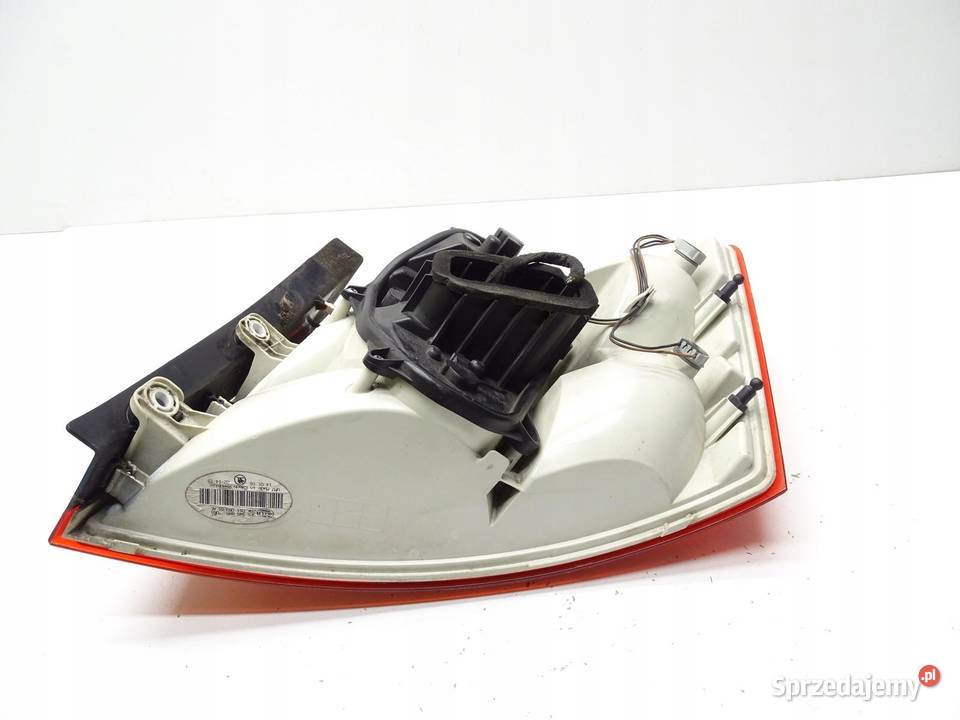 LAMPA LEWY TYŁ LEWA TYLNA W BŁOTNIK 5E5945095A osobowe sprzedam