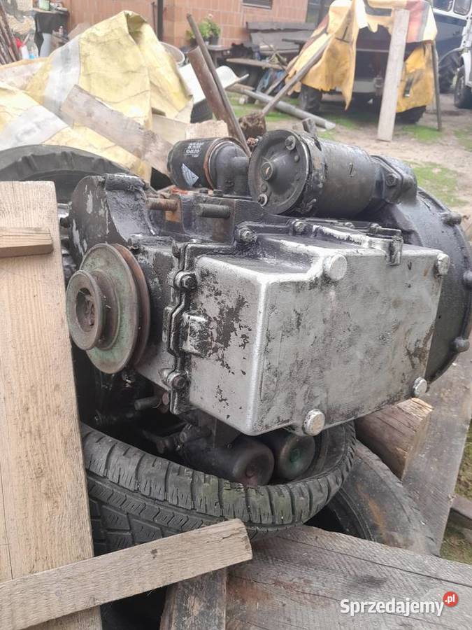 Silnik Ursus C328 Silnik i osprzęt Żarki