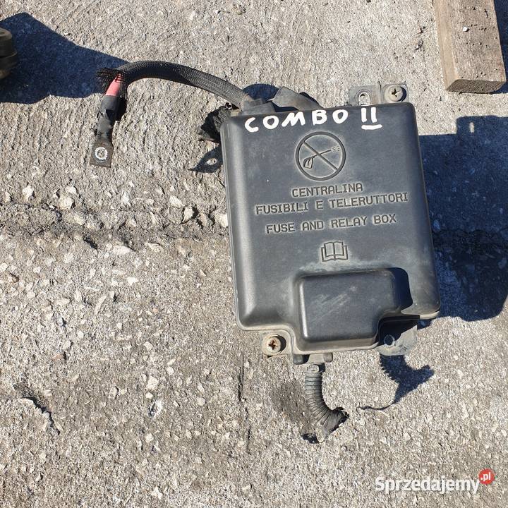 FIAT COMBO III D 16 CDTI SKRZNKA BEZPIECZNIKOW osobowe kujawsko-pomorskie Łochowice sprzedam