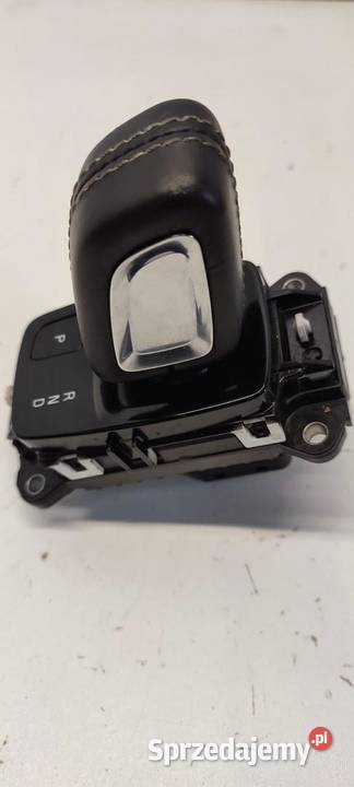 VOLVO XC40 WYBIERAK LEWAREK ZMIANY BIEGÓW