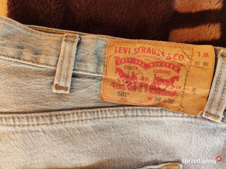 Spodnie Levis 501 jasno niebieskie W38 L30 stan Szadek sprzedam