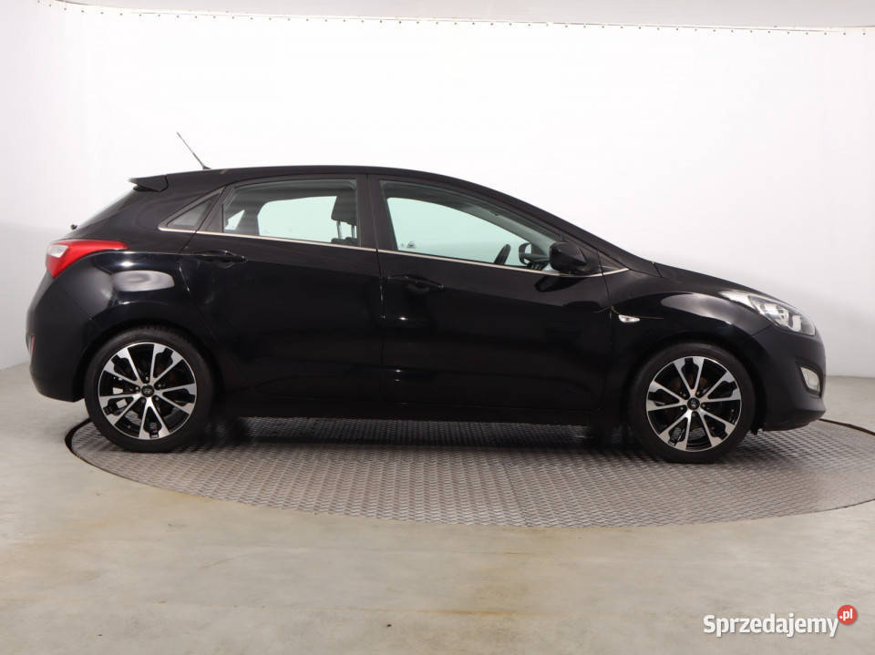Hyundai i30 14 CVVT 1368cm3