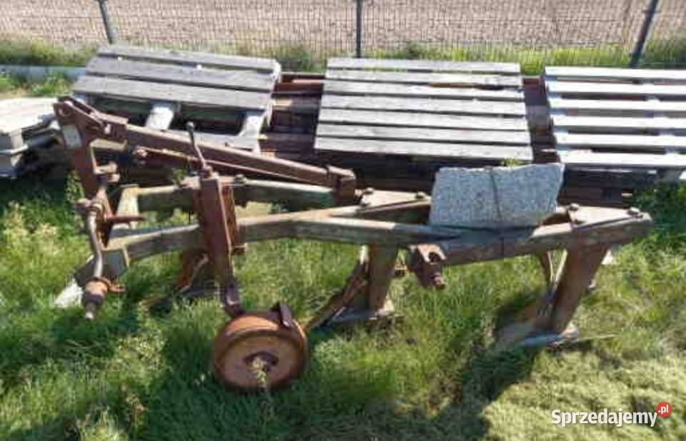 Pług 3 skibowy Pługi