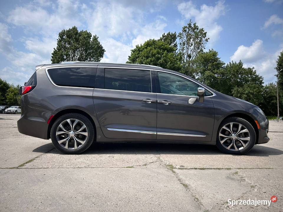 Chrysler Pacyfica 8os grudzien 16r limited asystent parkowania