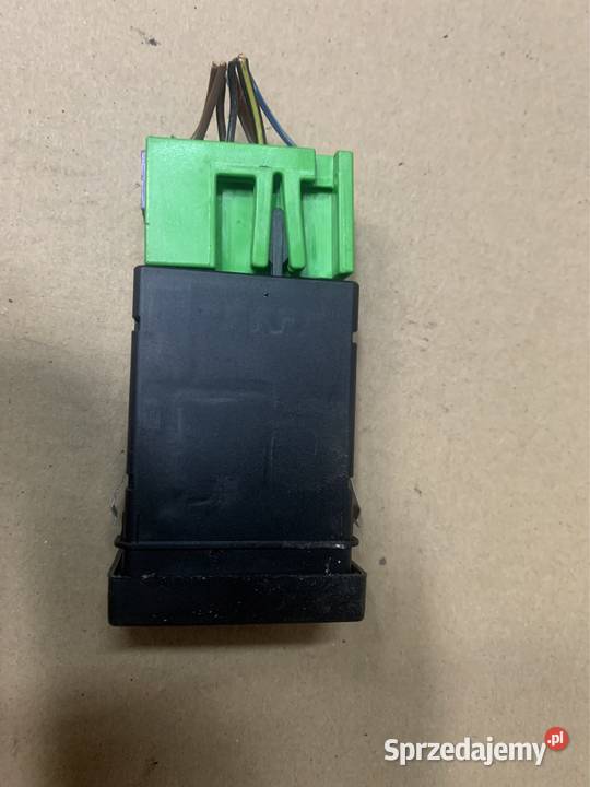 Przełącznik grzania fotela 3B0963563 vw passat Układ elektryczny Szczecin