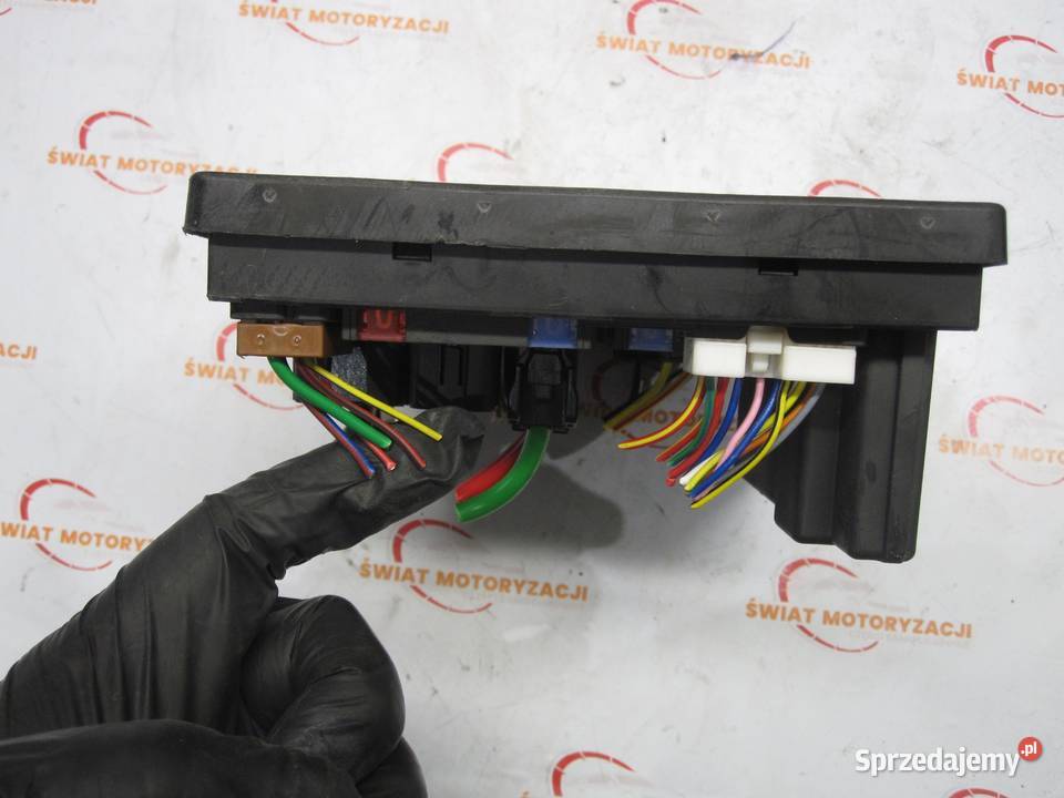 NISSAN QASHQAI I J10 07r skrzynka bezpieczników świętokrzyskie Kielce sprzedam