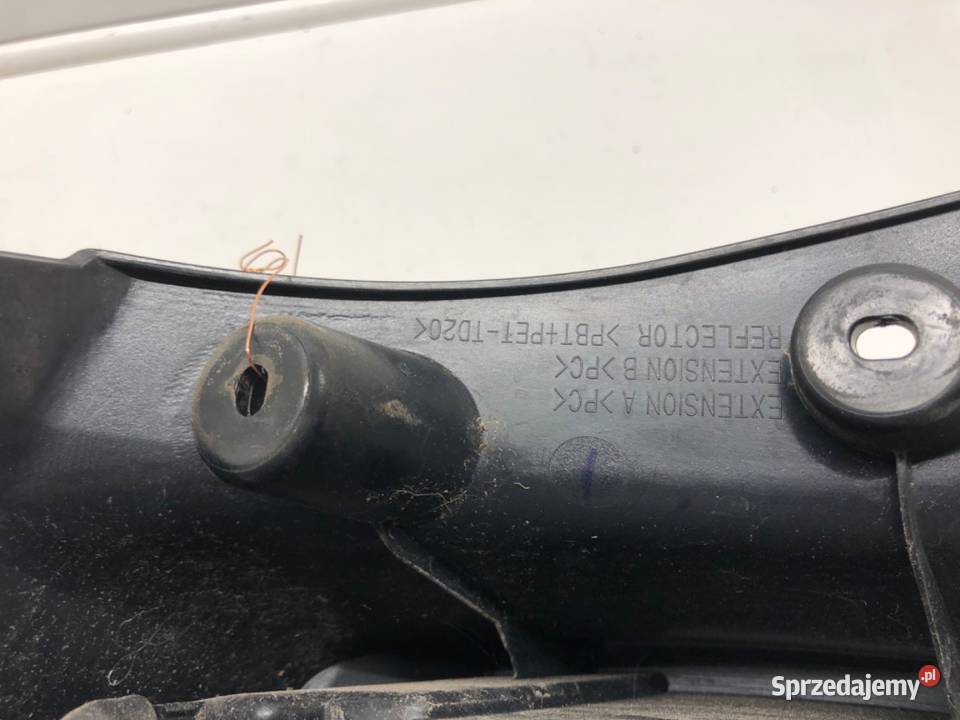 LAMPA PRAWY TYŁ MAZDA 2 DL Hatchback ŚWIATŁO Lampy tylne podkarpackie