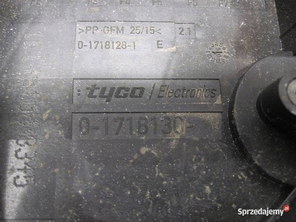 VOLKSWAGEN TIGUAN 5N 08r skrzynka bezpieczników osobowe Skrzynki bezpieczników Kielce