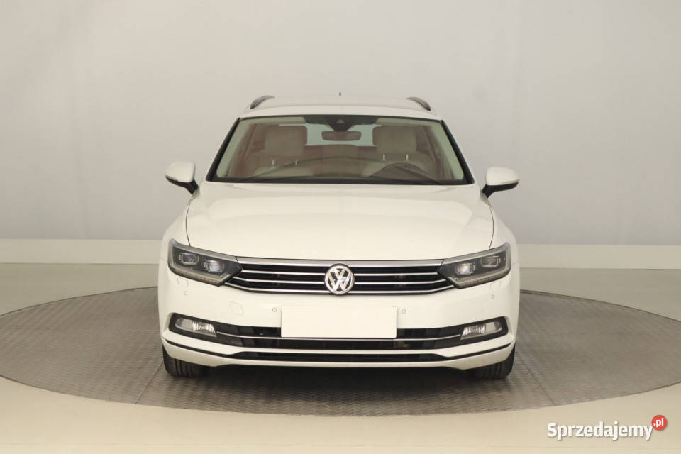 VW Passat 20 TDI biały