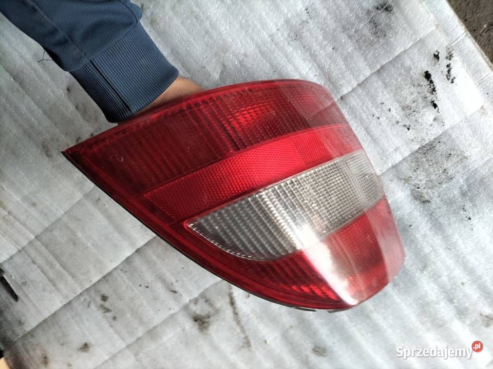 VECTRA B LAMPA PRAWA TYŁ Kamień-Kolonia sprzedam