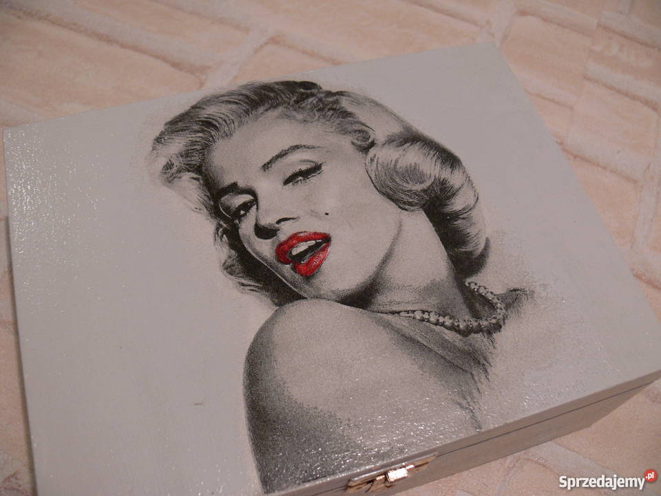 Pudelko pojemnik drewniany zapięcie Marilyn Dekoracje i ozdoby
