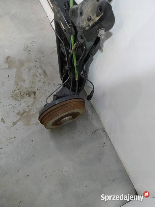 BELKA ZAWIESZENIA TYŁ BĘBNY Renault Clio IV