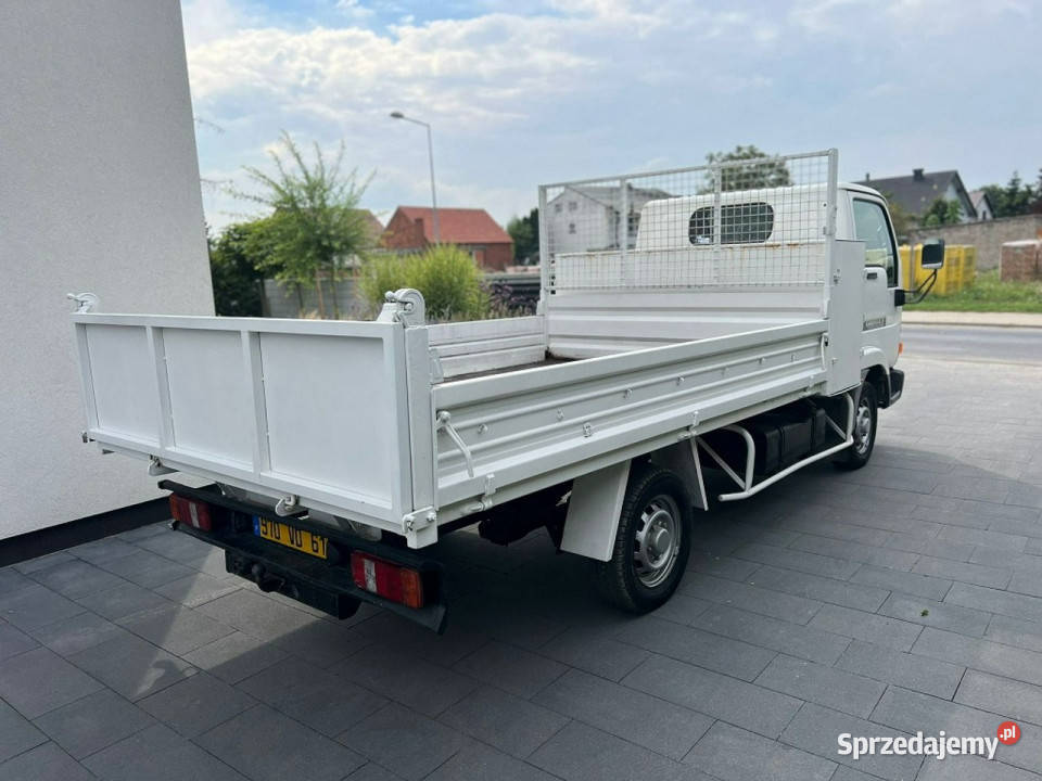 Nissan Cabstar Nissan Cabstar 25TD Wywrotka światła przeciwmgłowe