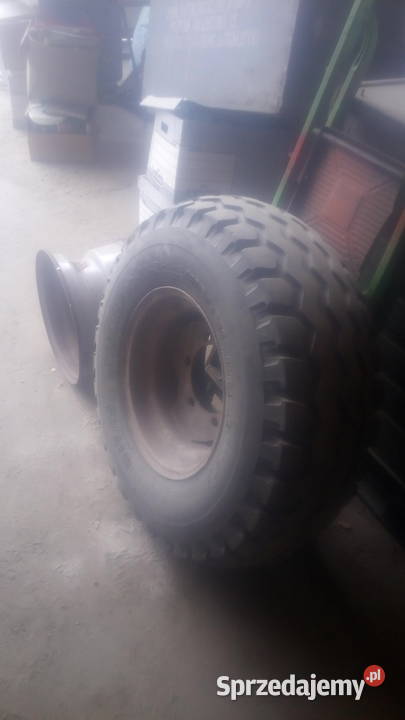 Dwie felgi 153 do przyczepy rozrzutnika plus nieuszkodzony Żnin sprzedam