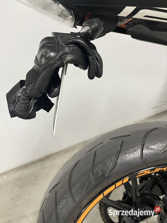 Ktm Duke 125 z 2018 roku Pomarańczowe owiewki manualna Płock