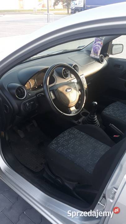 FORD fiesta mk5 125 benzyna srebrny 1cm3 Lubań