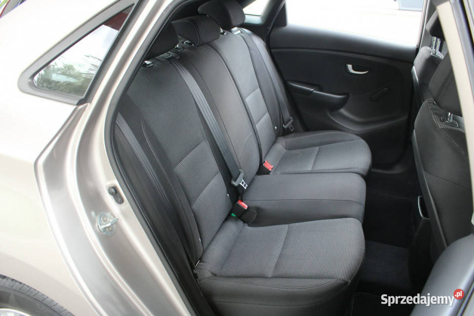 Hyundai i30 BezwypadkowyMaly przebiegSuper centralny zamek Gliwice sprzedam