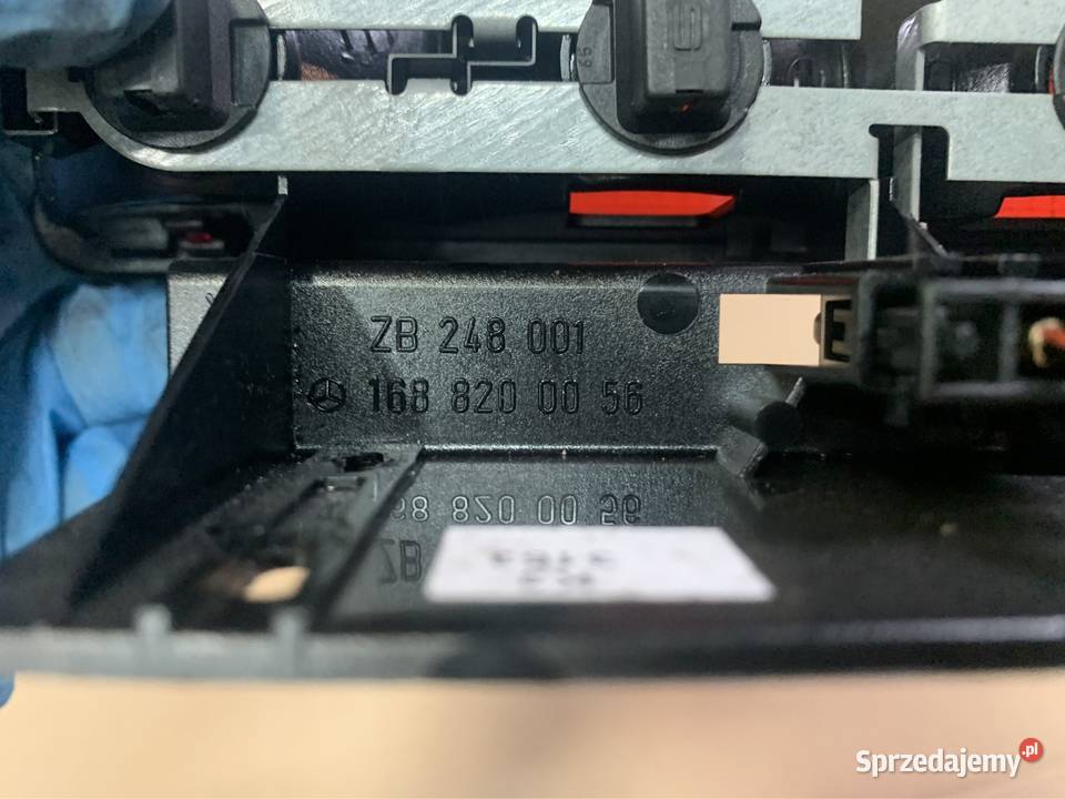 1688200056 trzecie światło stop mercedes a klasa Szczecin