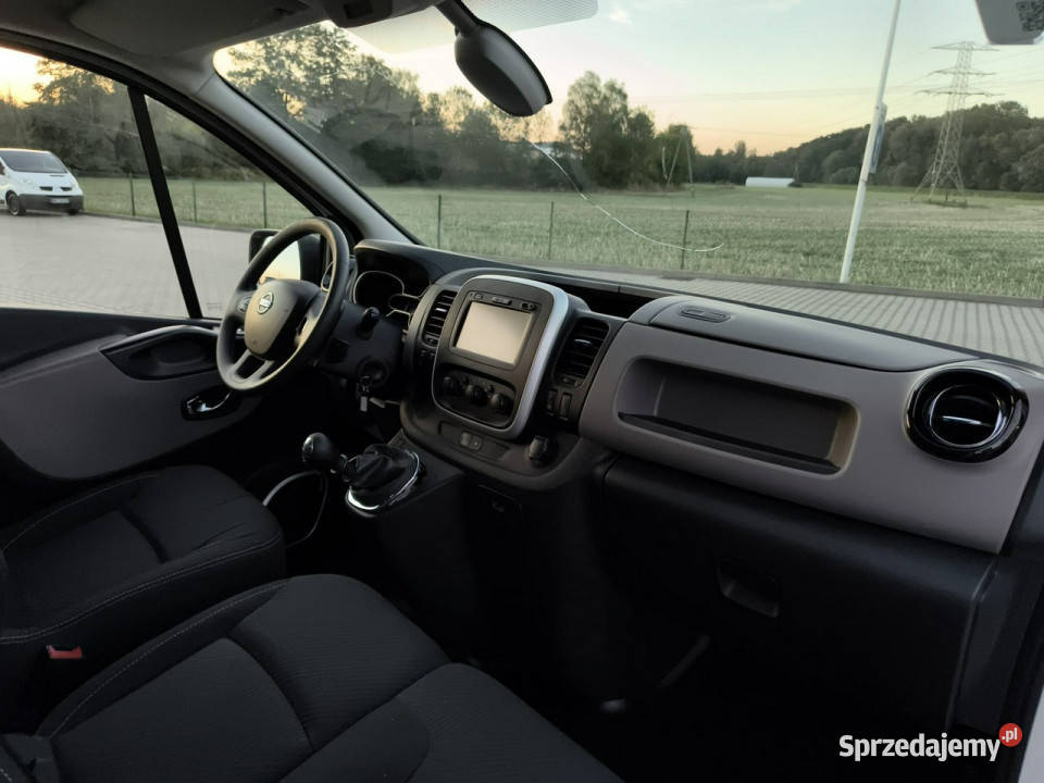 Nissan NV300 16 diesel 125 6biegów mały przebieg małopolskie Kęty sprzedam
