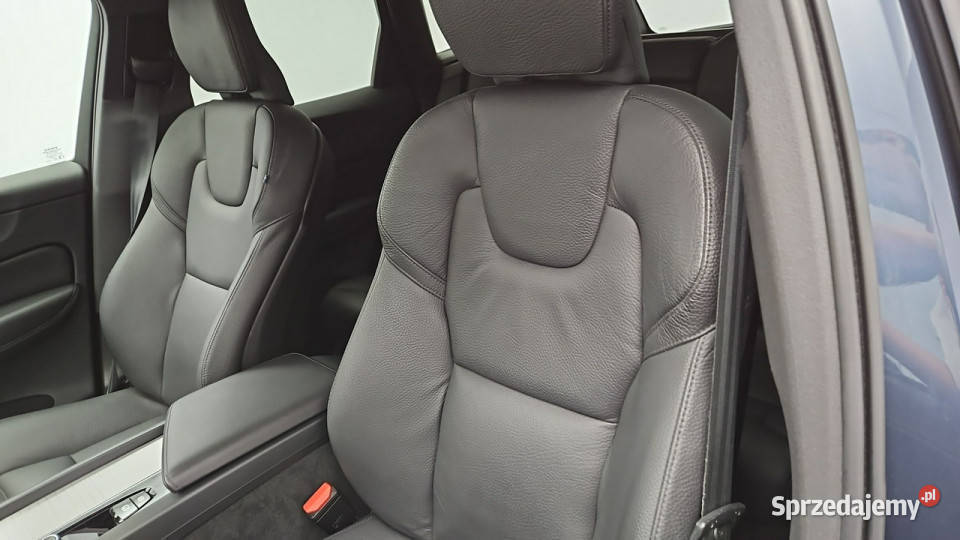 Volvo XC 60 B4 D AWD Plus Dark aut Z Polskiego 4/5