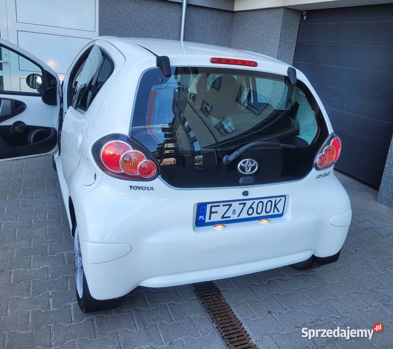 Toyota Aygo 2012 10 VVTI 68 Benzyna Niski 55047km lubuskie Zielona Góra