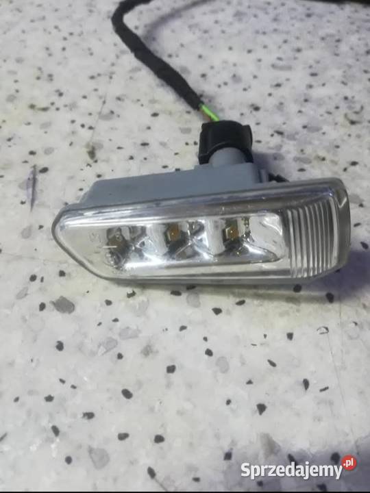 Kierunkowskaz boczny lewy AUDI A8 D3 przedlift Oświetlenie Złotoryja sprzedam