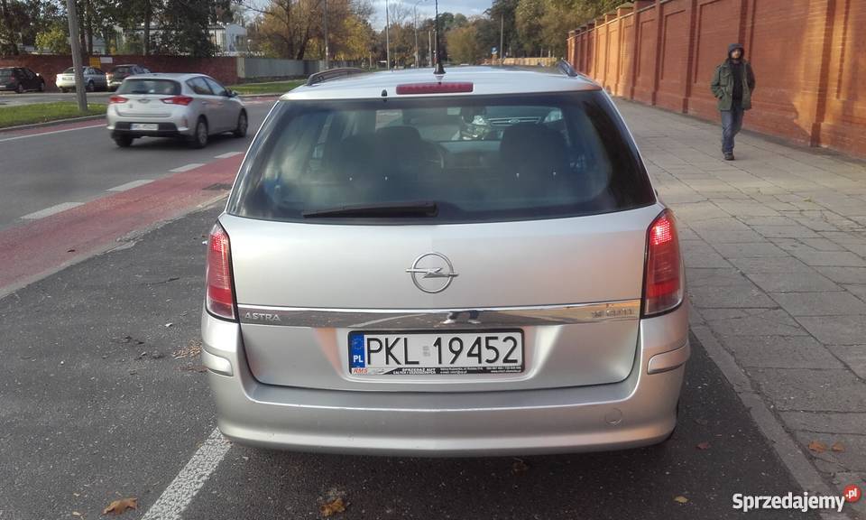 Wutam sprzedam opla astre uszkodzona wsrte Kombi Warszawa