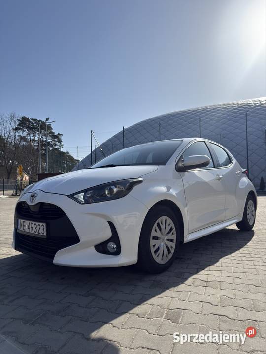 Toyota Yaris 15 Benzyna 2021 r poduszka powietrzna Świerże Górne