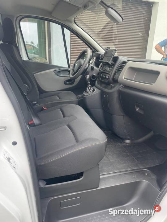 Renault Trafic long nieuszkodzony Radom