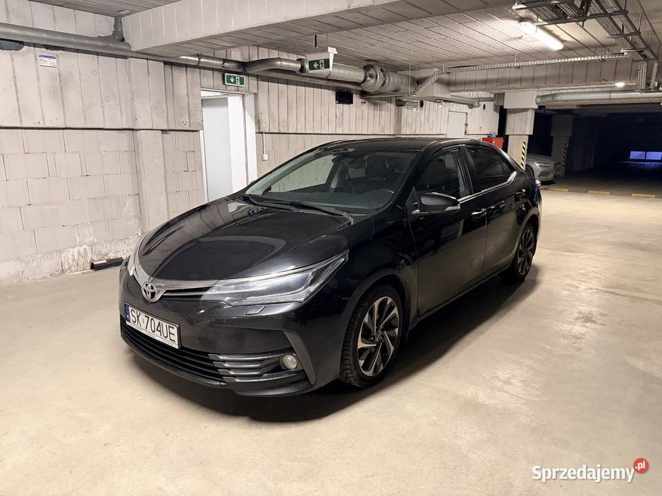 Toyota Corolla 2018 krajowa bogate wyposażenie Corolla Katowice
