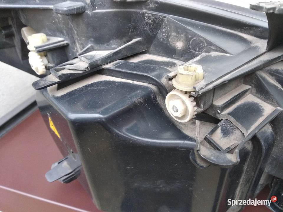 Ford Focus MK1 lampy przednie reflektory przód łódzkie Sieradz