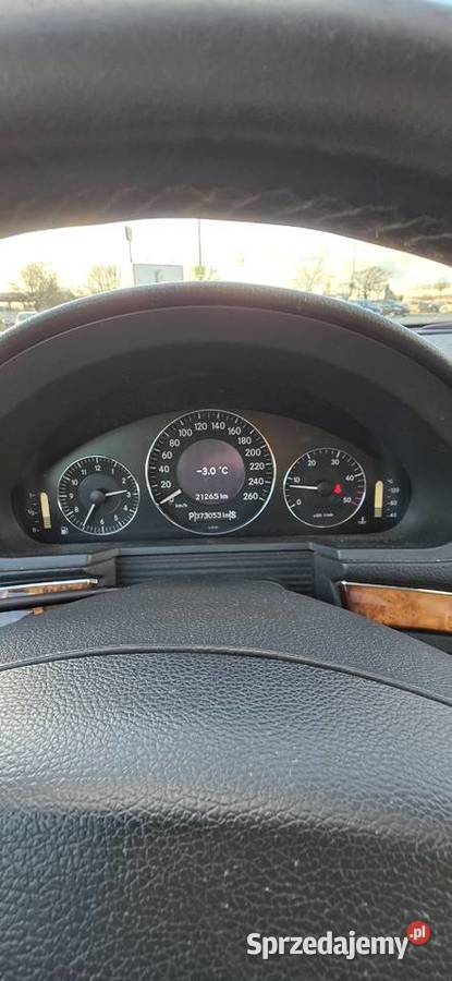 MercedesBenz E220 CDI Doinwestowany Czarny Las