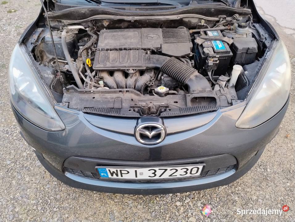 Auto młodej osoby wspomaganie kierownicy Głosków-Letnisko