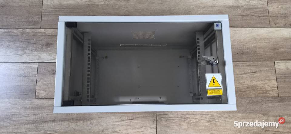 Szafa RACK 19 wisząca 6U 400mm ZPAS Solidna Stan Leśniewo sprzedam