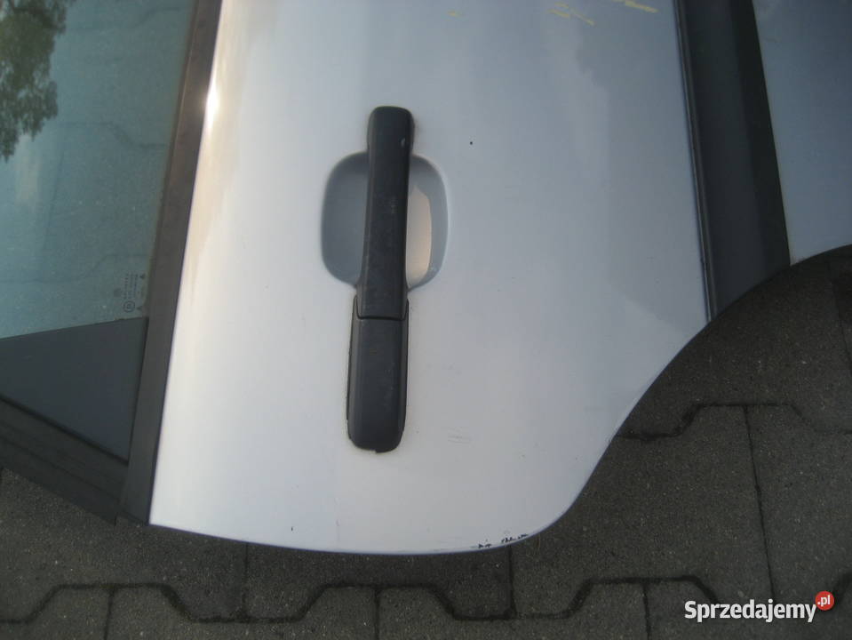 vw passat b4 sedan 9396r drzwi tył prawe osobowe Rakoniewice sprzedam