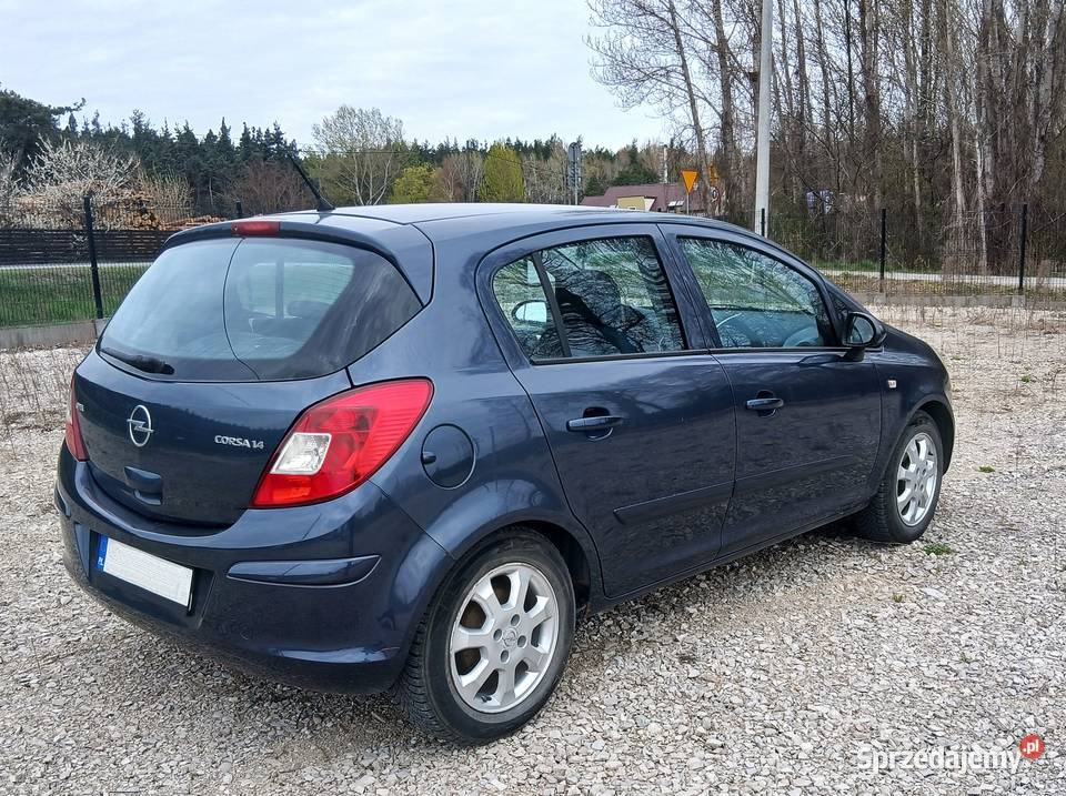 Opel Corsa 14 benzyna Rok produkcji 2007 świętokrzyskie