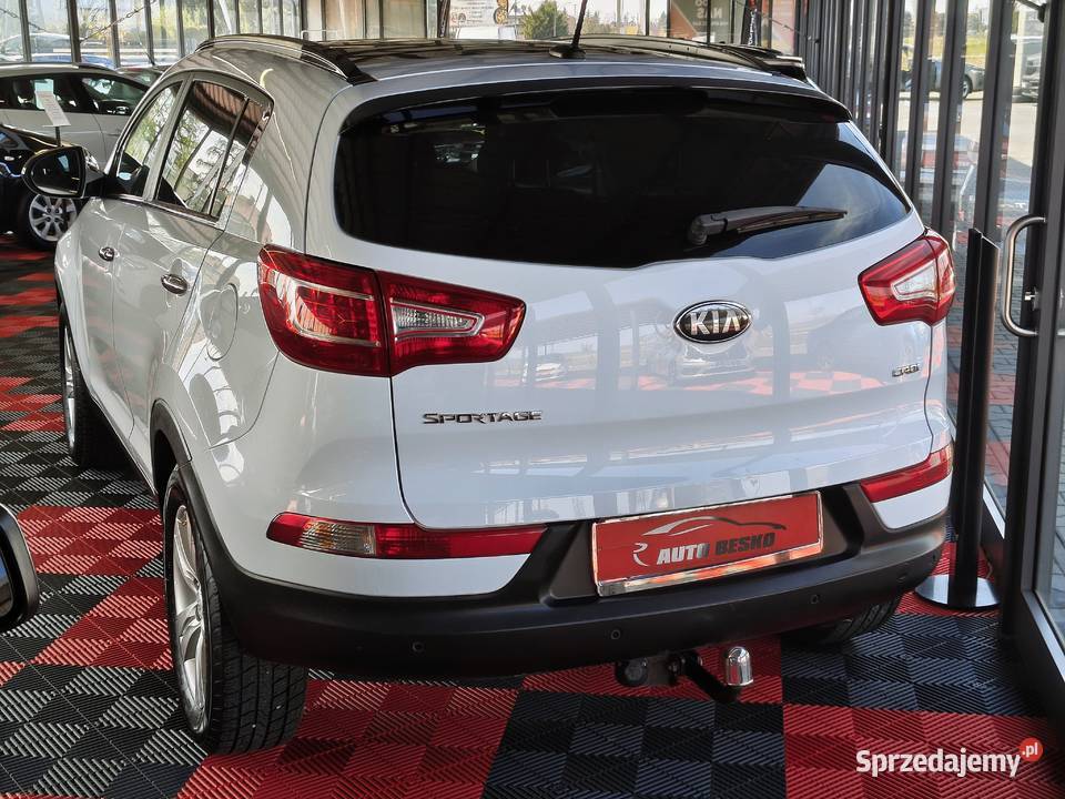 Kia Sportage Navi Kamera 17CRDI Ładna Bogate biały Zarszyn sprzedam