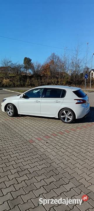 Sprzedam samochód osobowy Peugeot 308 12 benzyna 110KM sprzedam
