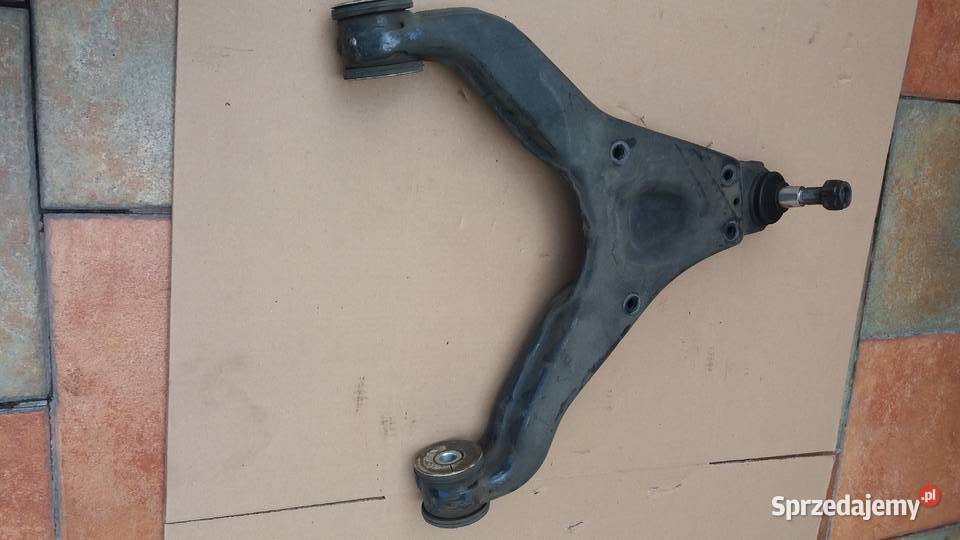 Wahacz dolny i górny lewa strona IVECO DAILY