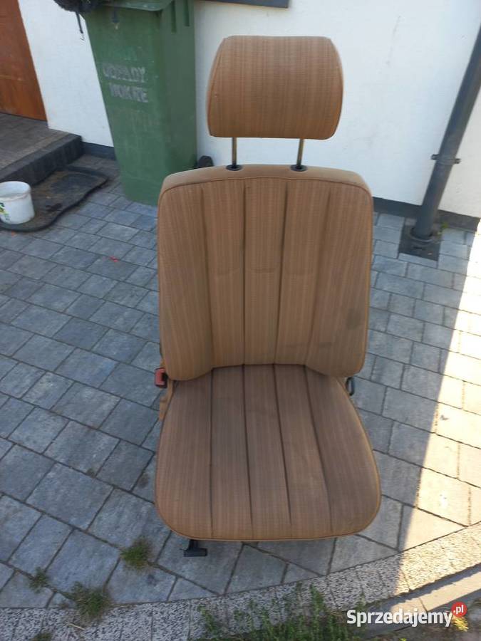 MERCEDES W124 FOTEL KIEROWCY BERZOWY Sawin