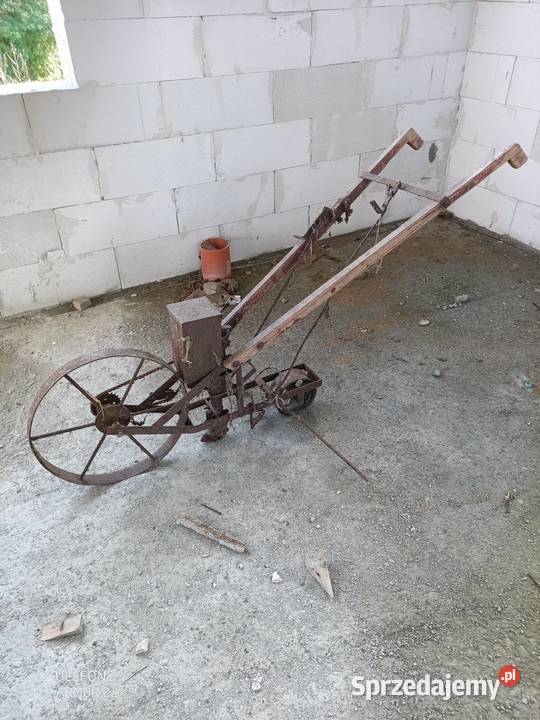 Stare koła narzędzia rolnicze Jędrzejów