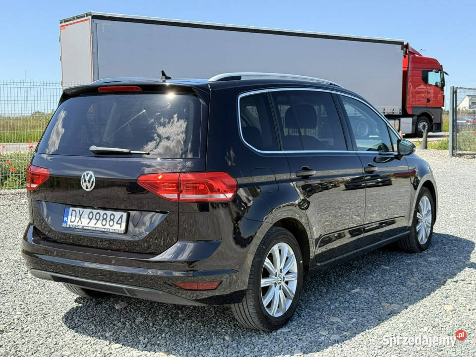 Volkswagen Touran 16TDI 110 2016r Highline ACC centralny zamek Wojkowice sprzedam